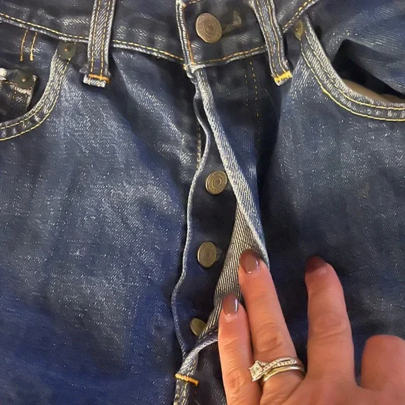 Levi's Classic 501 button-fly Blue Denim cut-off Jean Shorts Size 34 runs small - Picture 7 of 7